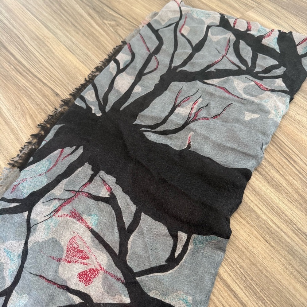 100% Cashmere Scarf with Tree Design - Picture 9 of 9